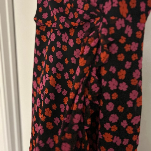 Patterned midi dress with ruffle detail. High low.  Worn once. - Picture 5 of 8